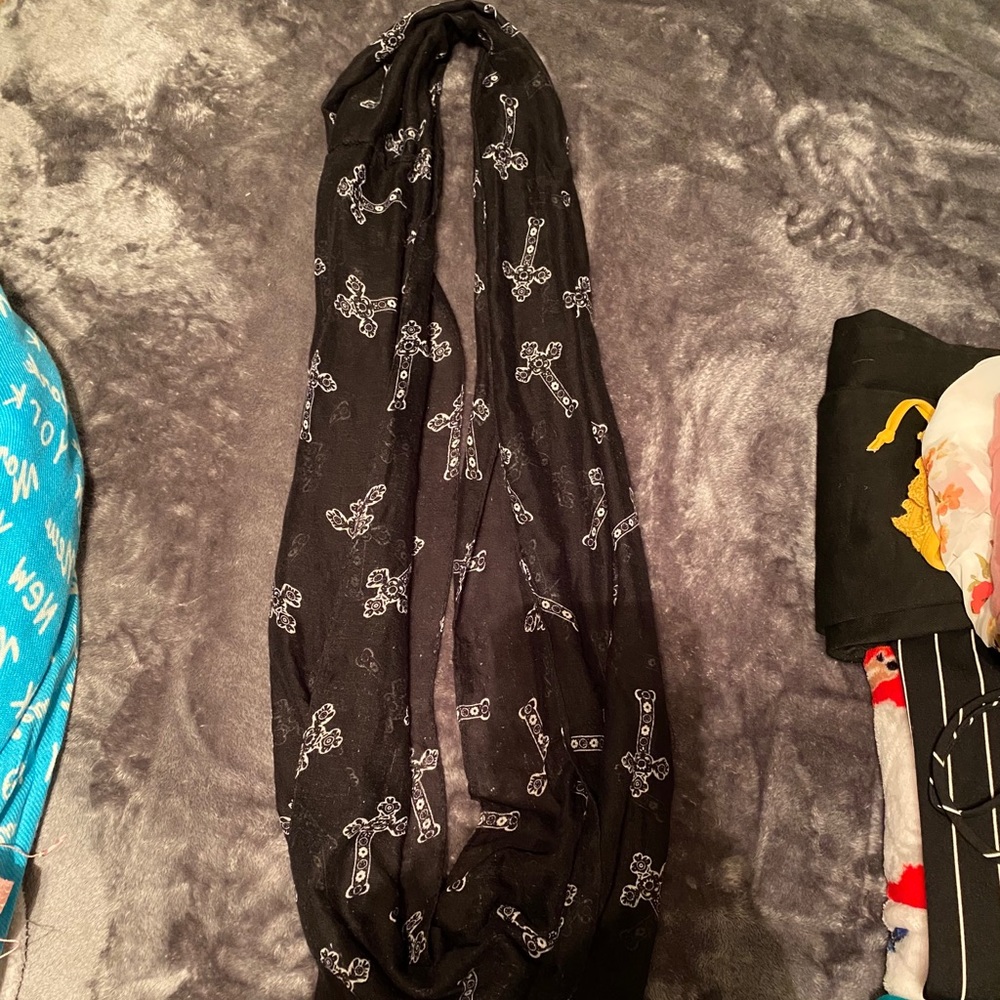 Infinity scarf